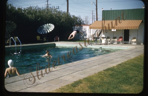 Ombrellone piscina uomo tavola